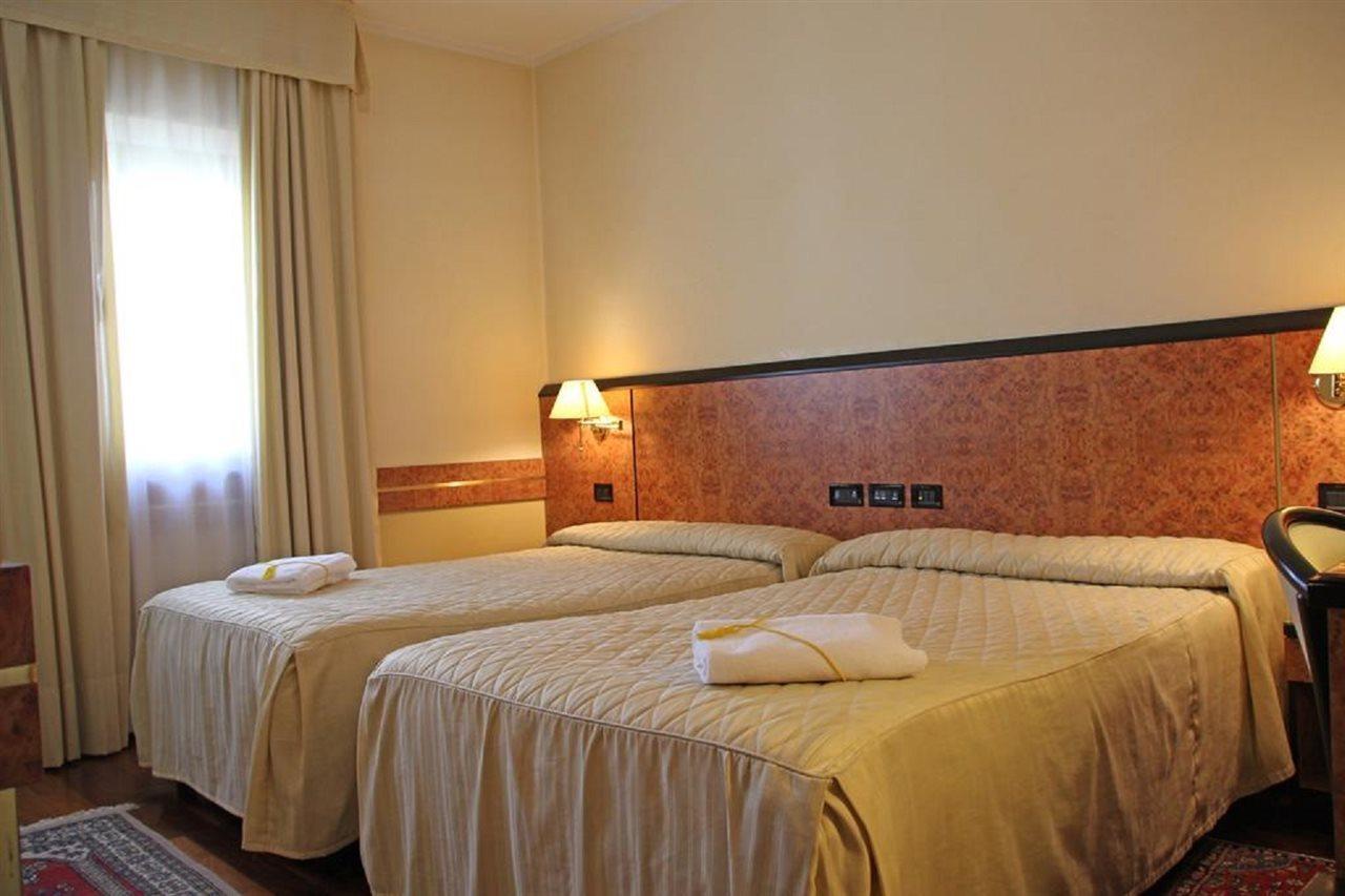 Park Hotel Villa Leon d'Oro Noventa di Piave Exterior foto