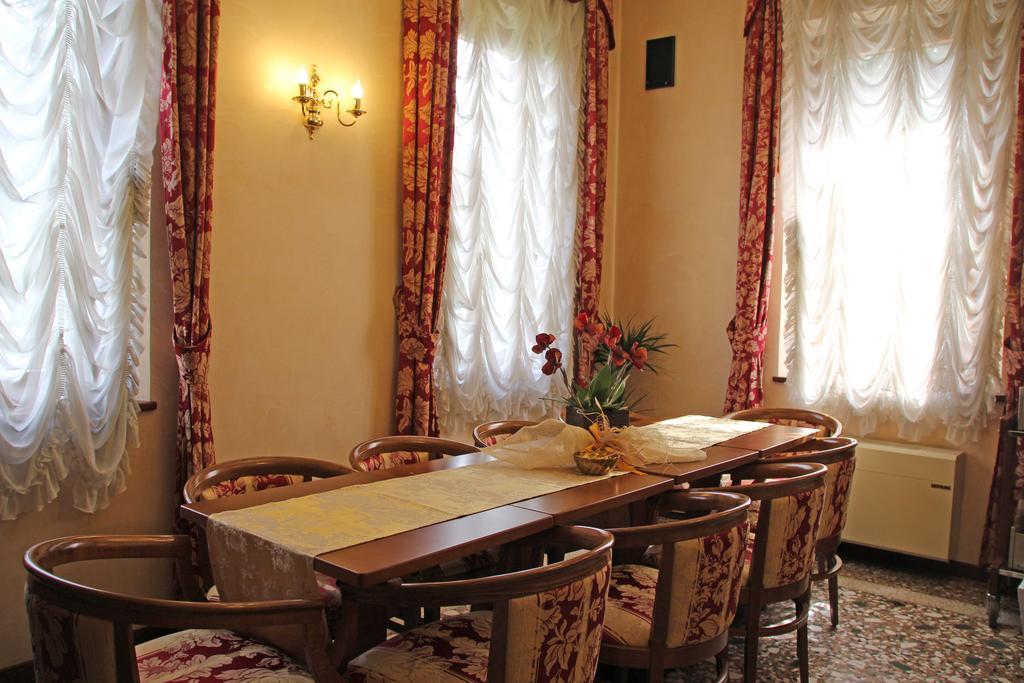 Park Hotel Villa Leon d'Oro Noventa di Piave Exterior foto