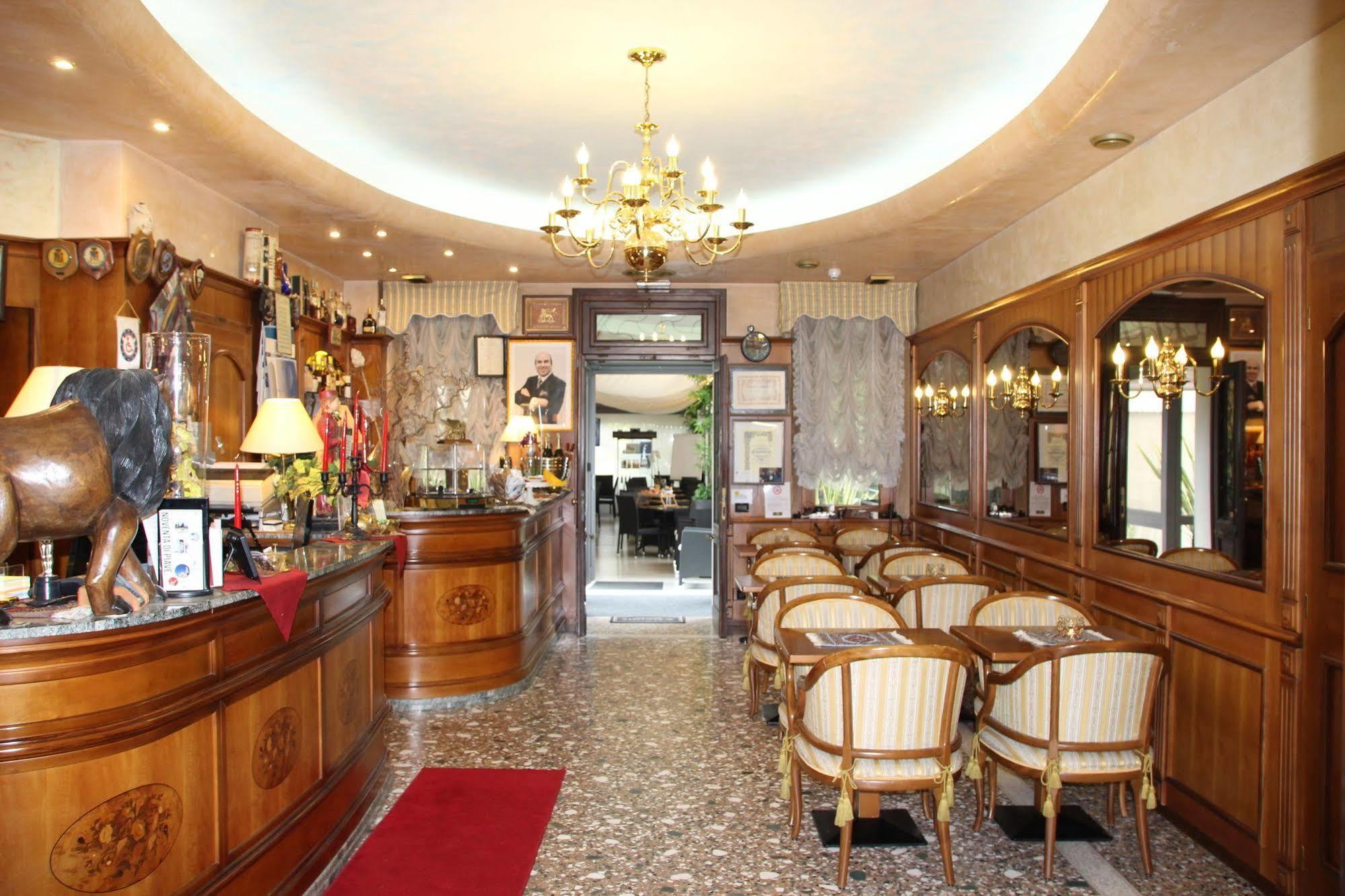 Park Hotel Villa Leon d'Oro Noventa di Piave Exterior foto